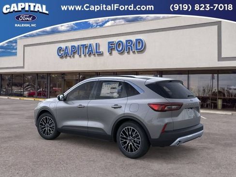 New 2025 Ford Escape SE FWD image 4