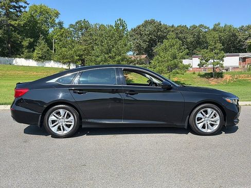 Used 2018 Honda Accord LX image 2
