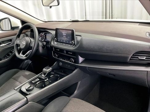 Used 2023 Nissan Rogue SV AWD/4WD image 14