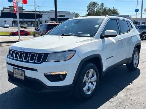 Used 2018 Jeep Compass Latitude w/ Popular Equipment Group AWD/4WD image 7