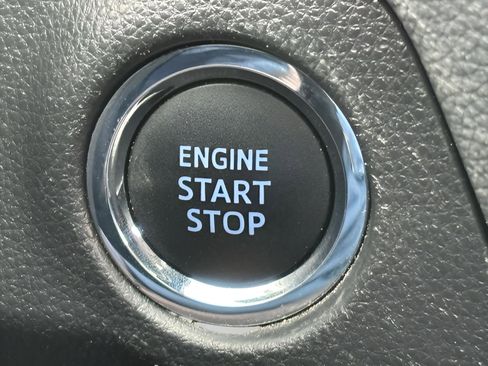 Used 2020 Toyota RAV4 XLE Premium image 32