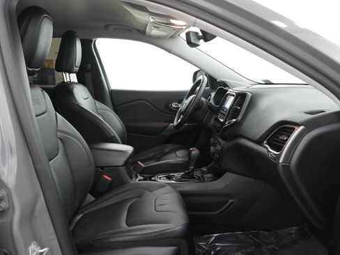 Used 2019 Jeep Cherokee Limited AWD/4WD image 11