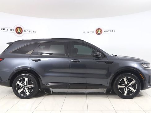 Used 2023 Kia Sorento EX w/ Panoramic Sunroof Package FWD image 2