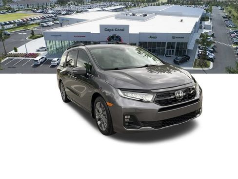 Used 2025 Honda Odyssey Touring image 3