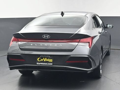 Used 2025 Hyundai Elantra SEL FWD image 4