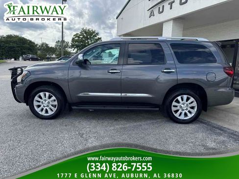 Used 2021 Toyota Sequoia Platinum AWD/4WD image 9