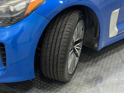 Used 2018 Kia Stinger Premium image 35