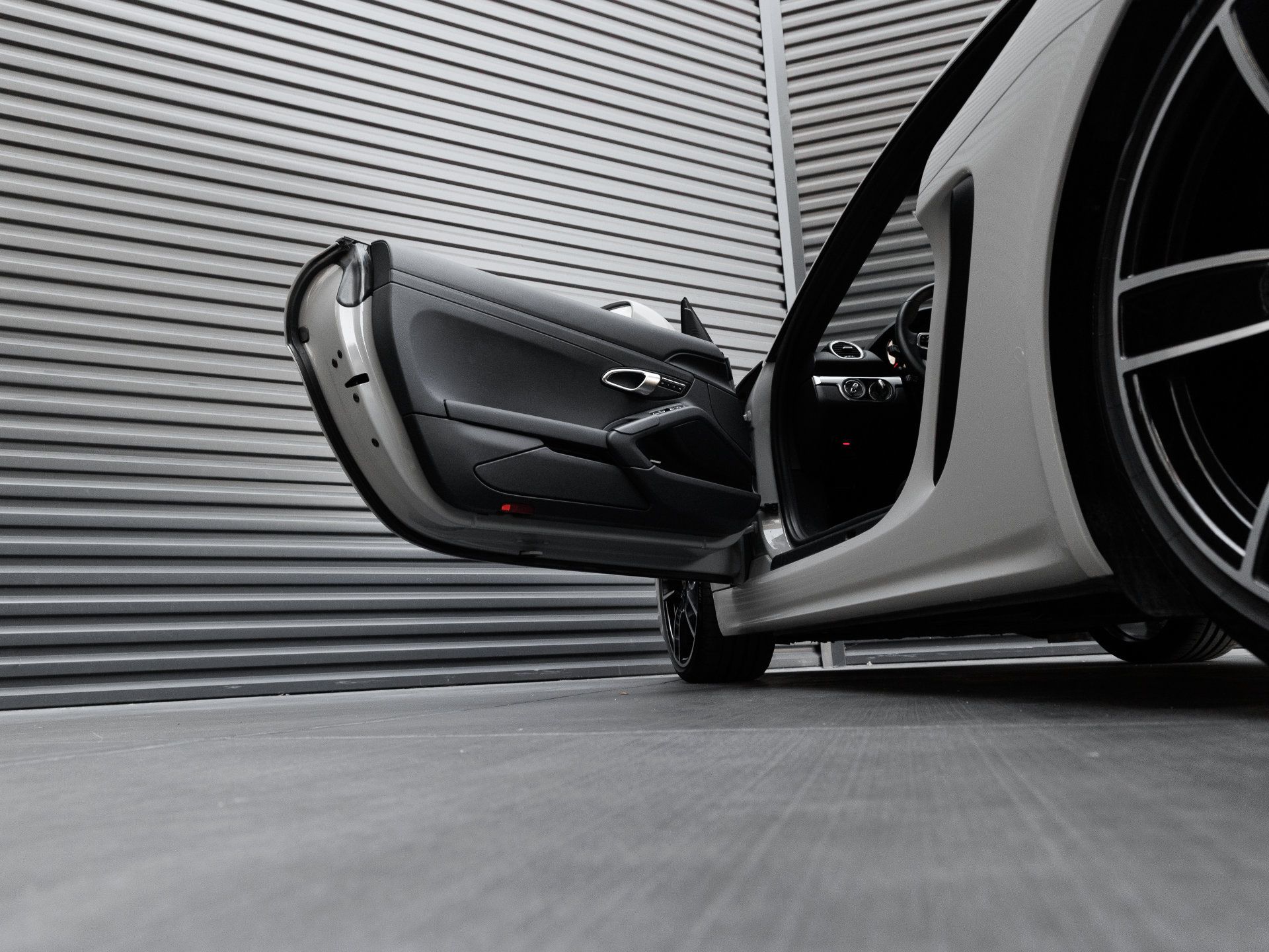 Certified 2025 Porsche 718 Cayman RWD image 13