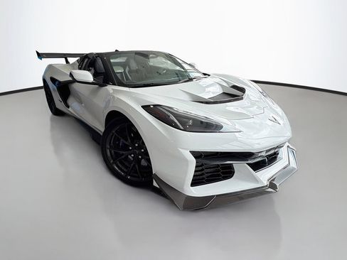 Certified 2025 Chevrolet Corvette ZR1 w/ ZR1 Carbon Fiber Aero Package RWD image 1