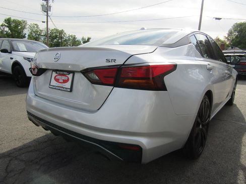 Used 2019 Nissan Altima 2.5 SR FWD image 7