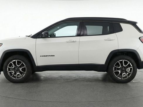 Used 2025 Jeep Compass Trailhawk AWD/4WD image 5
