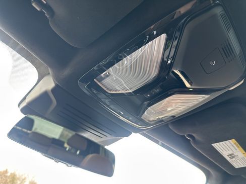 Used 2023 BMW X7 xDrive40i w/ M Sport Package image 24