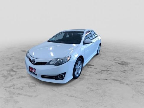 Used 2013 Toyota Camry SE image 7