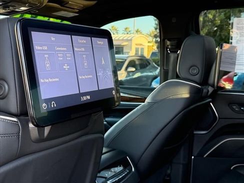 Used 2021 Cadillac Escalade Premium Luxury image 9