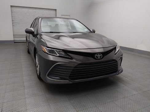 Used 2021 Toyota Camry LE FWD image 14