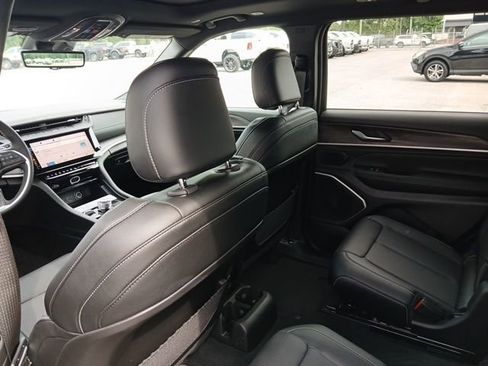 New 2026 Jeep Grand Cherokee L Limited AWD/4WD image 18