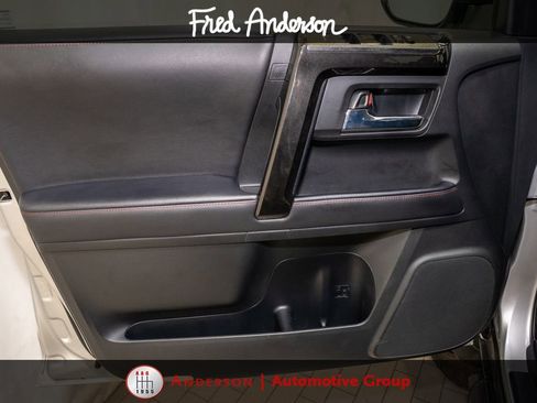 Used 2022 Toyota 4Runner TRD Off-Road AWD/4WD image 11