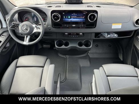 New 2025 Mercedes-Benz Sprinter 2500 image 15