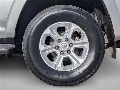 Used 2023 Toyota 4Runner SR5 Premium w/ Moonroof Package AWD/4WD image 25
