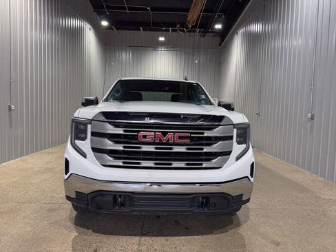 Used 2023 GMC Sierra 1500 SLE image 9