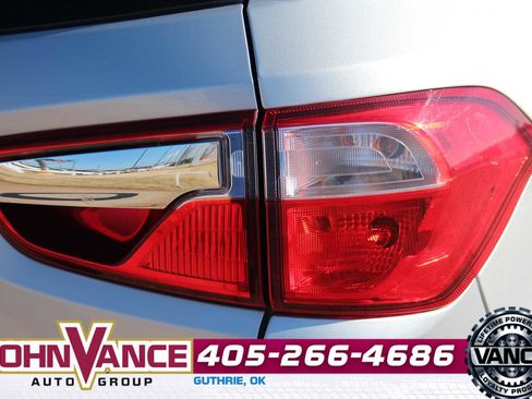 Used 2021 Ford EcoSport SE w/ SE Convenience Package image 10