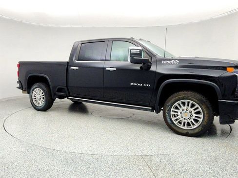 Used 2023 Chevrolet Silverado 2500 High Country image 3