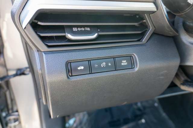 Used 2024 Nissan Altima 2.5 SV FWD image 19