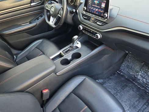 Used 2021 Nissan Altima 2.5 SR w/ SR Premium Package FWD image 16