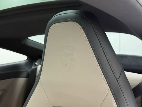 Used 2025 Porsche 911 Carrera RWD image 19