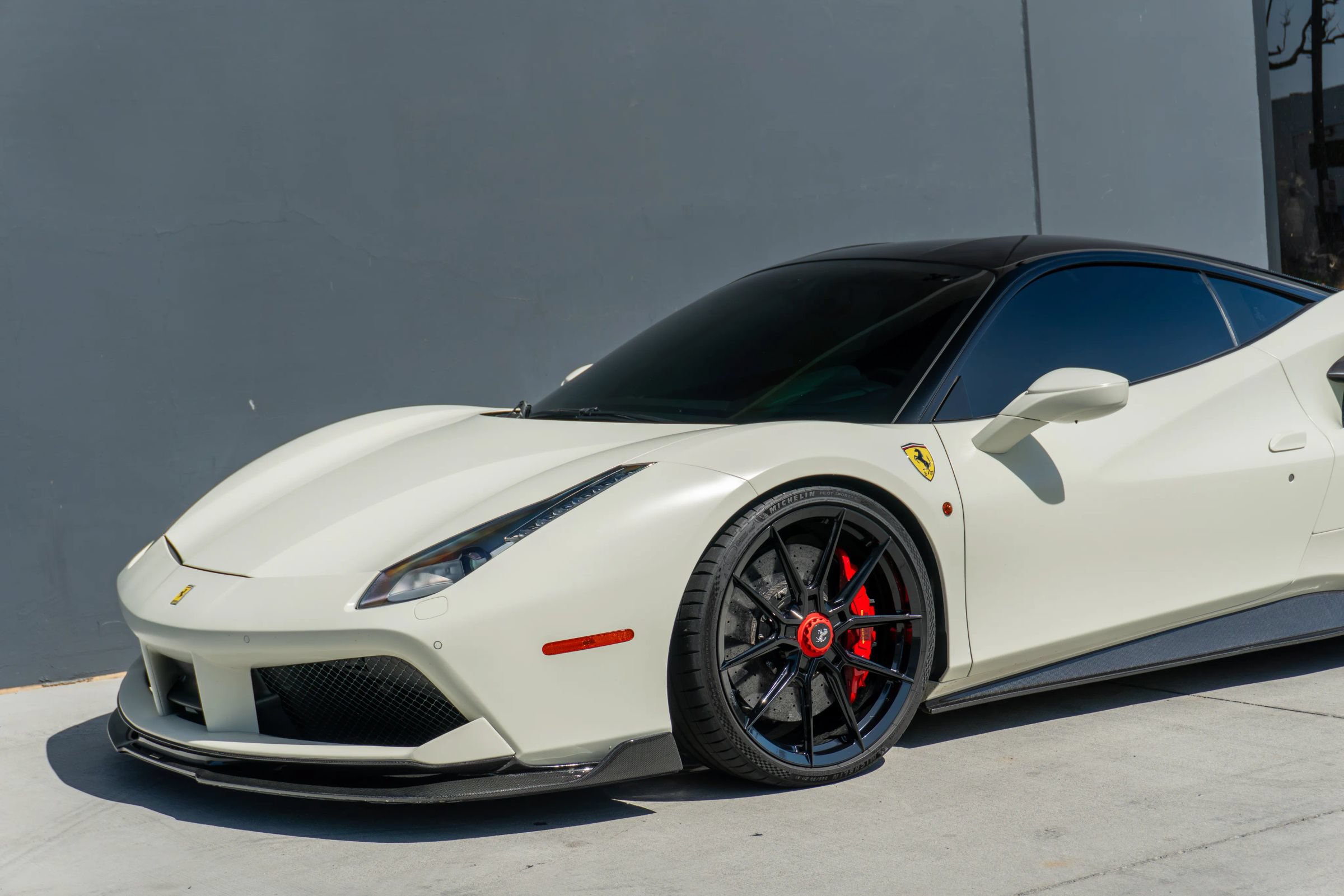 Used 2018 Ferrari 488 GTB RWD image 18