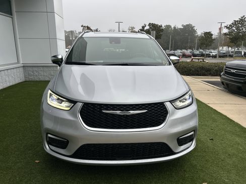 New 2026 Chrysler Pacifica Pinnacle image 3