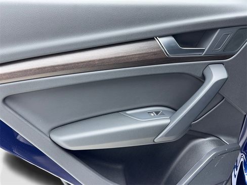 Used 2022 Audi Q5 2.0T Premium w/ Convenience Package image 45