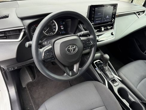 Used 2022 Toyota Corolla LE image 12