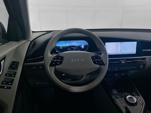 Used 2023 Kia Niro Wind FWD image 18