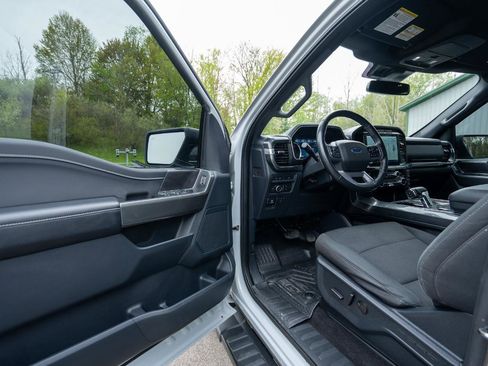 Used 2022 Ford F150 XLT w/ Equipment Group 302A High AWD/4WD image 12