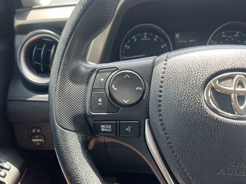 Used 2017 Toyota RAV4 LE AWD/4WD image 38