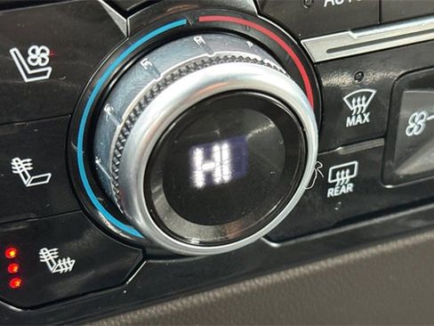 Used 2023 GMC Sierra 1500 SLT w/ SLT Premium Plus Package image 28