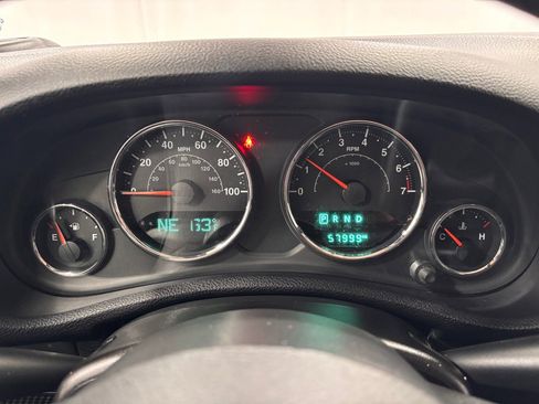 Used 2016 Jeep Wrangler Unlimited Sahara w/ Connectivity Group image 15