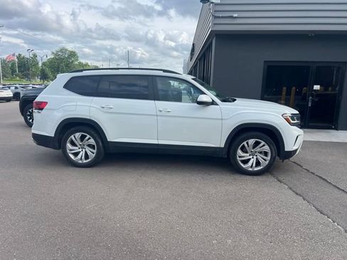 Used 2023 Volkswagen Atlas SE w/ Panoramic Sunroof Package AWD/4WD image 2