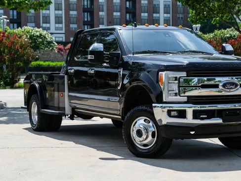 Used 2019 Ford F350 King Ranch w/ King Ranch Ultimate Package AWD/4WD image 2