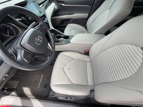 Used 2023 Toyota Camry SE w/ Convenience Package image 14