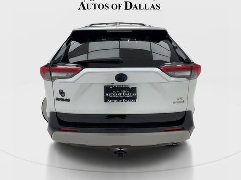 Used 2024 Toyota RAV4 SE w/ Convenience Package AWD/4WD image 9