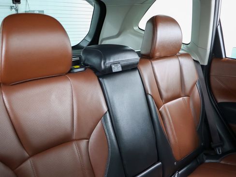 Used 2022 Subaru Forester Touring image 28