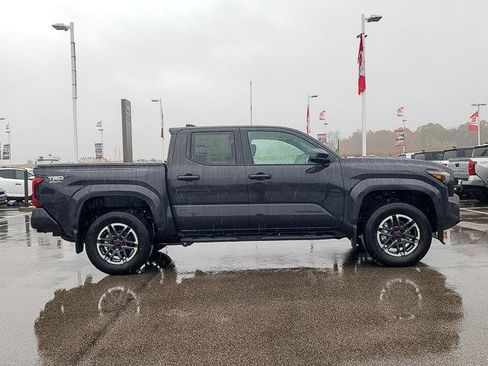 New 2025 Toyota Tacoma TRD Sport image 4