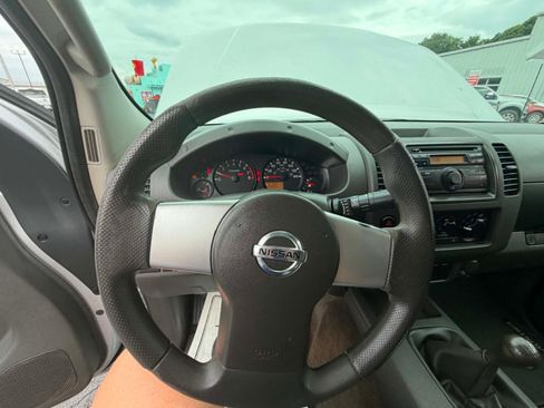 Used 2013 Nissan Frontier S w/ S Preferred Pkg RWD image 8