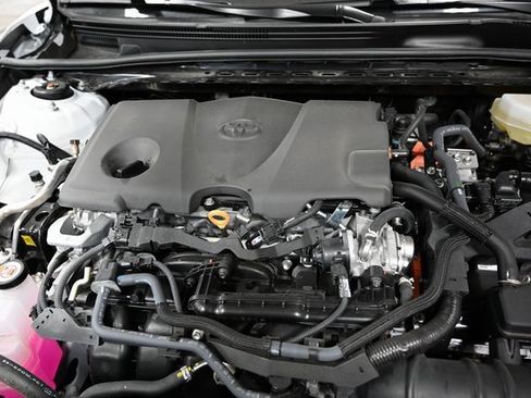 Used 2025 Toyota Camry LE image 31