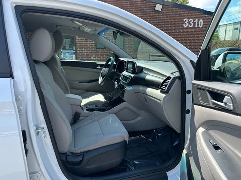 Used 2021 Hyundai Tucson SE image 18