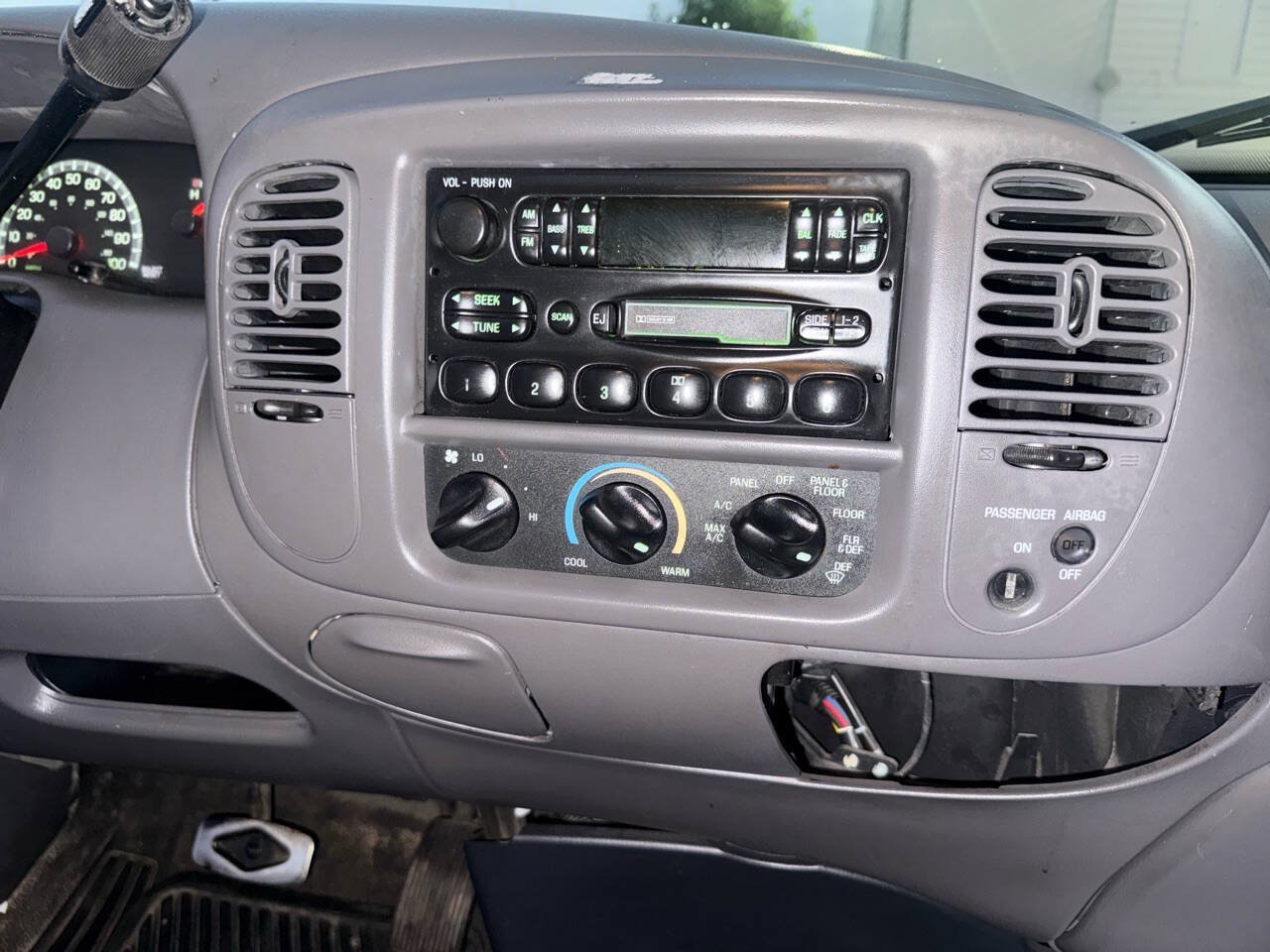 Used 2003 Ford F150 XLT RWD image 13
