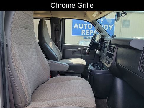 Used 2017 Chevrolet Express 3500 LT w/ LT Preferred Equipment Group RWD image 23