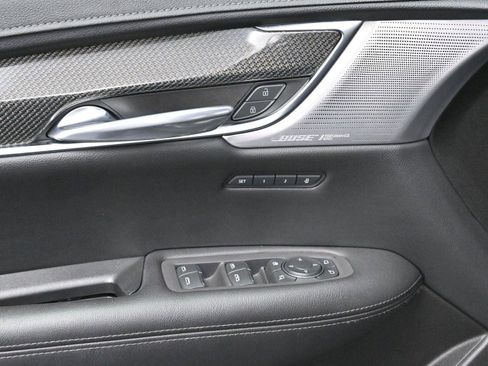 Used 2022 Cadillac XT5 Sportv w/ LPO, Floor Liner Package image 12